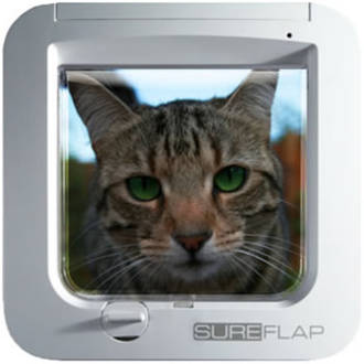 Fashion cat flap with microchip identification